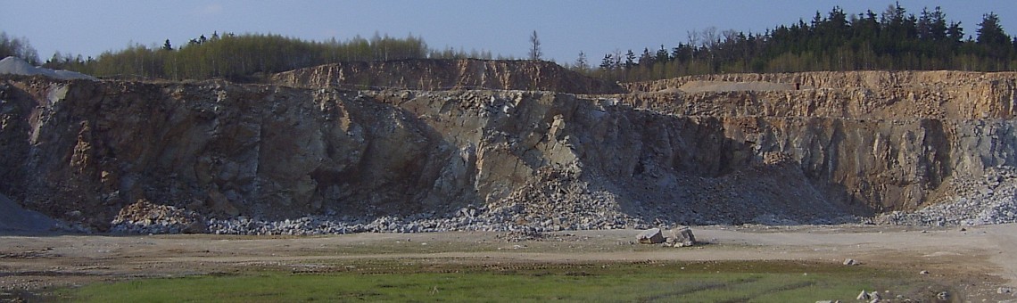 Bělokamenský lom, Bílý Kámen [JI] - 23.4.2005, foto Vojtěch Kodet